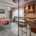 2 Bedroom In דירה