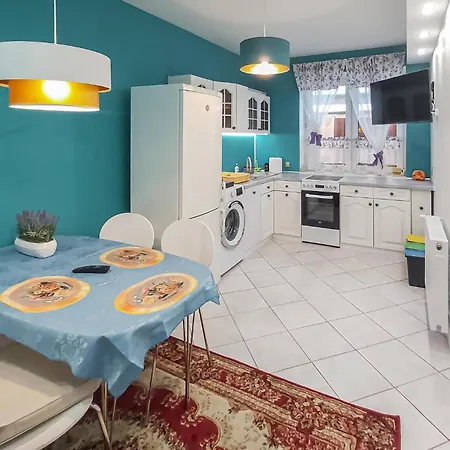 Amazing Apartment In Kolobrzeg With Kitchen *